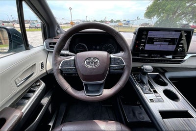 2024 Toyota Sienna Platinum 7 Passenger