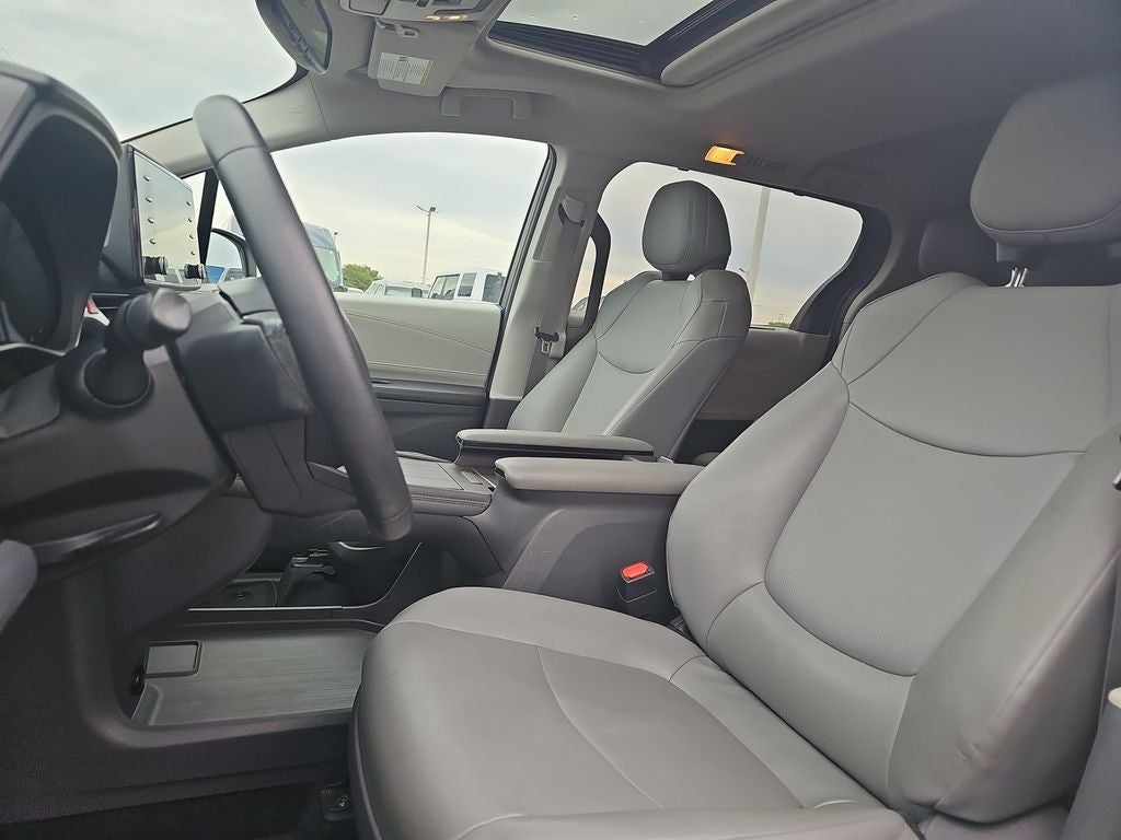 2021 Toyota Sienna XLE 7 Passenger