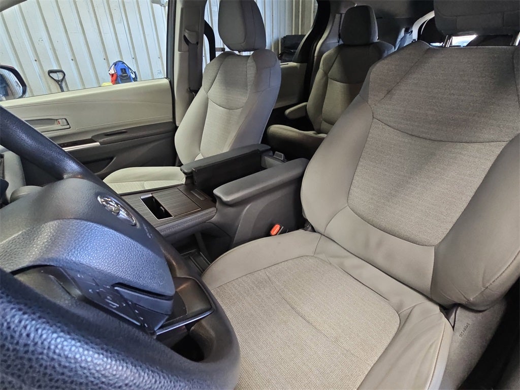 2024 Toyota Sienna LE 8 Passenger