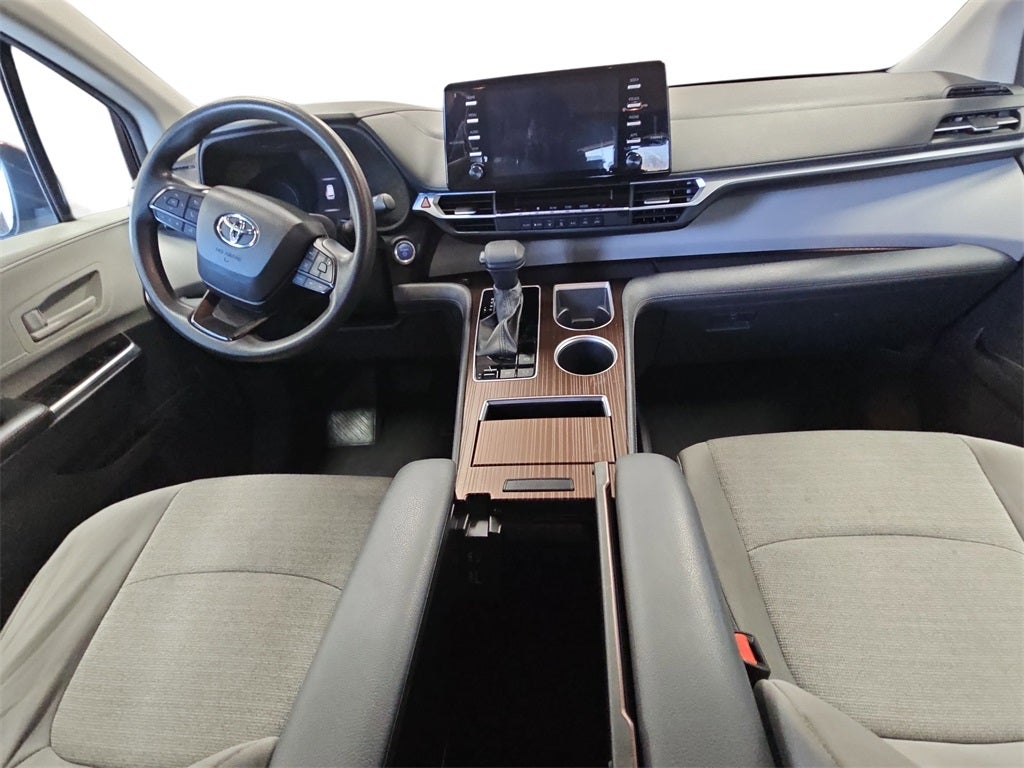 2024 Toyota Sienna LE 8 Passenger