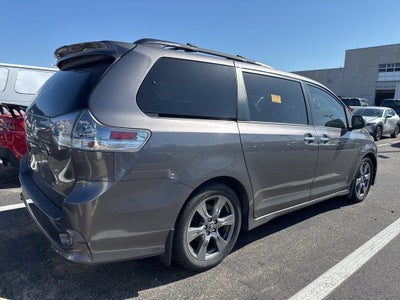 2018 Toyota Sienna SE 8 Passenger