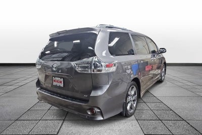 2018 Toyota Sienna SE 8 Passenger