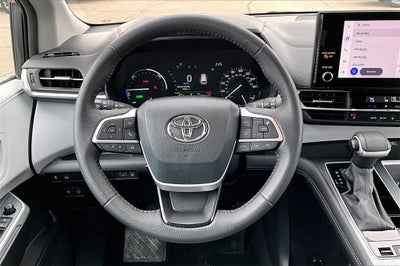 2025 Toyota Sienna XLE 7 Passenger