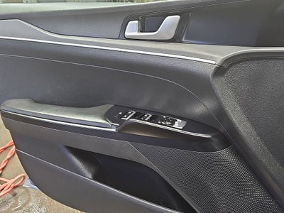 2022 Kia K5 LXS