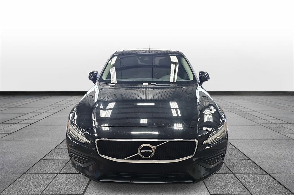 2021 Volvo S60 T6 Momentum