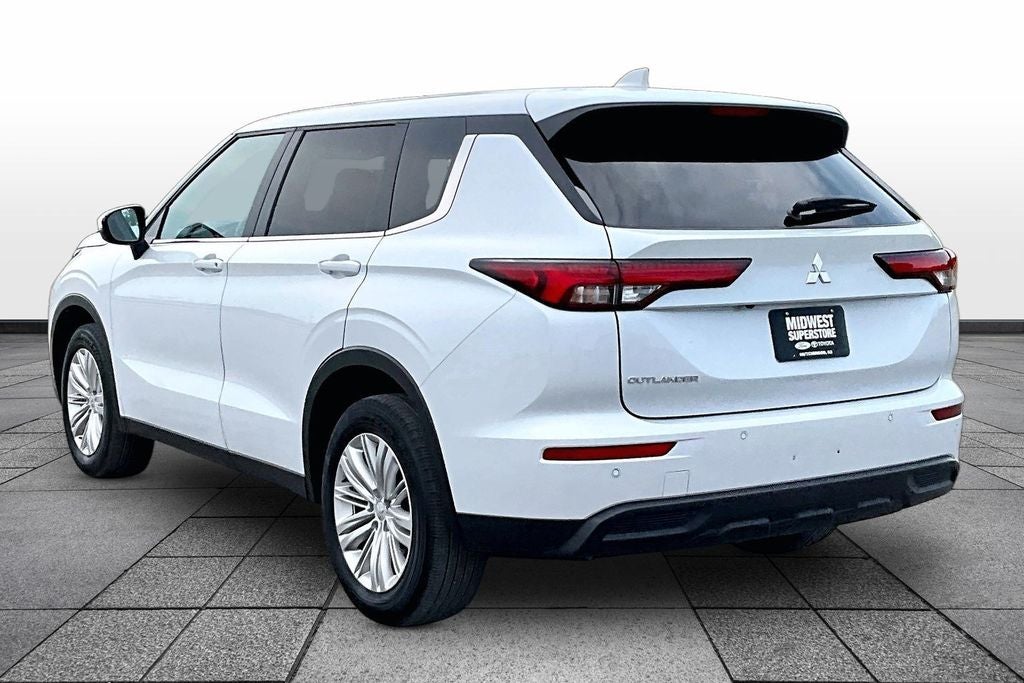 2024 Mitsubishi Outlander ES