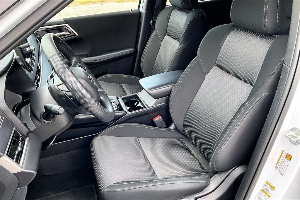 2024 Mitsubishi Outlander ES
