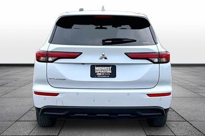 2024 Mitsubishi Outlander ES