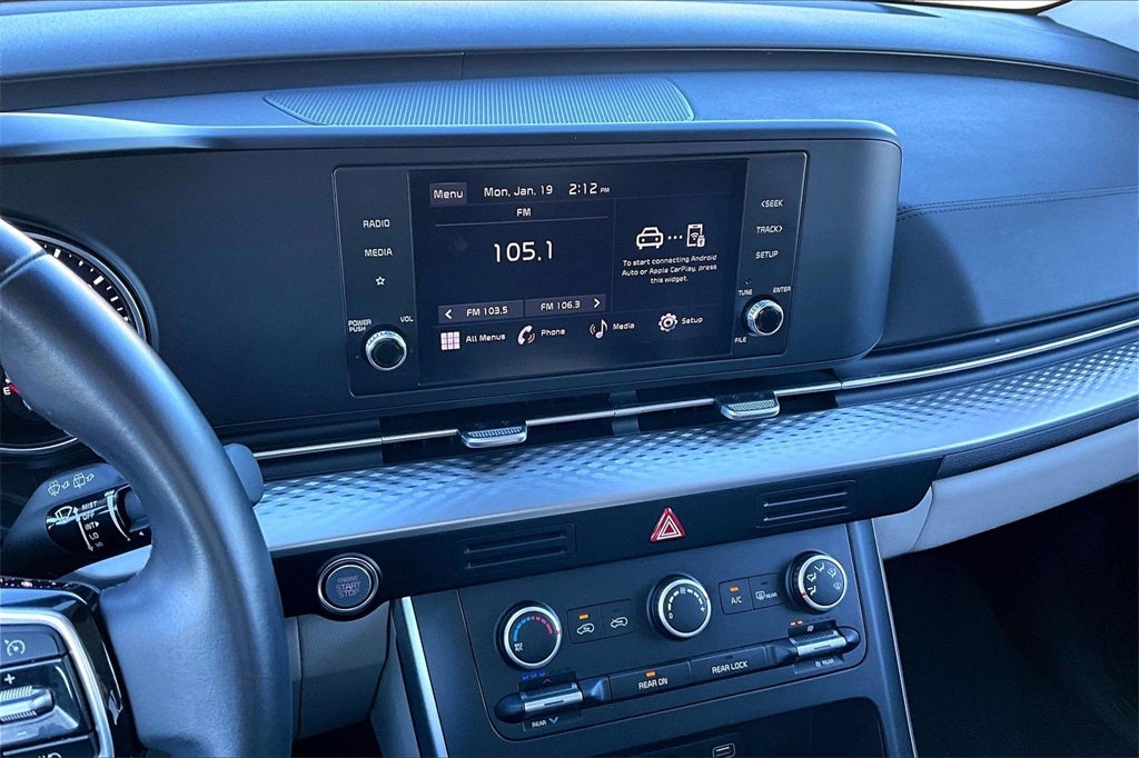 2024 Kia Carnival LX