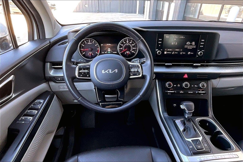2024 Kia Carnival LX