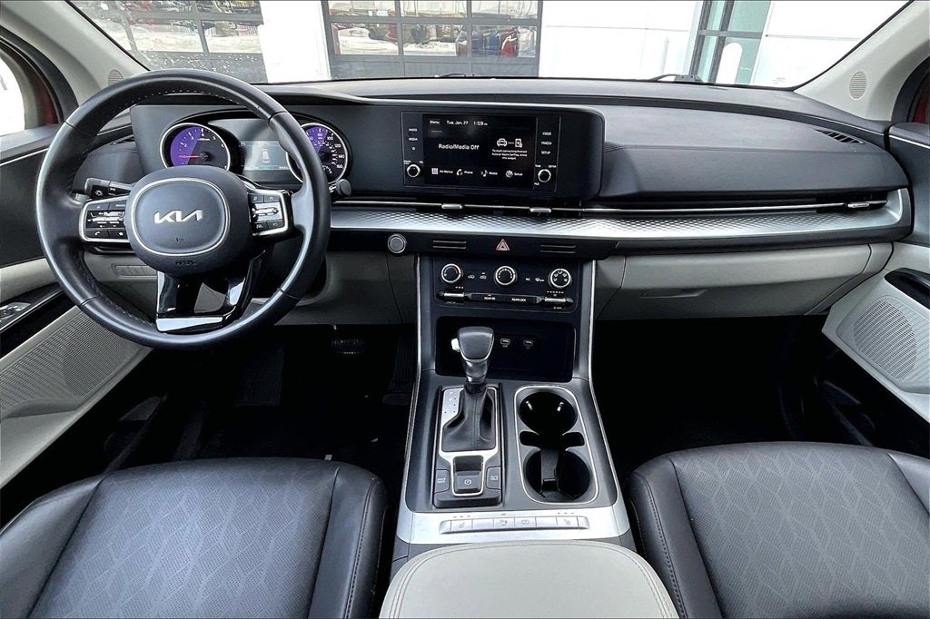 2024 Kia Carnival LX