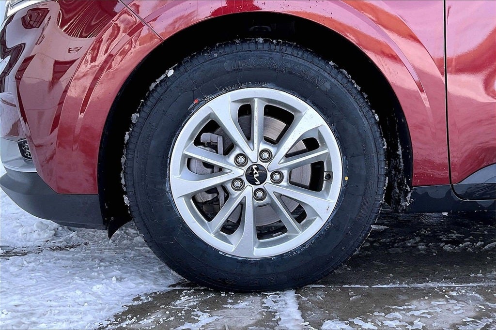 2024 Kia Carnival LX