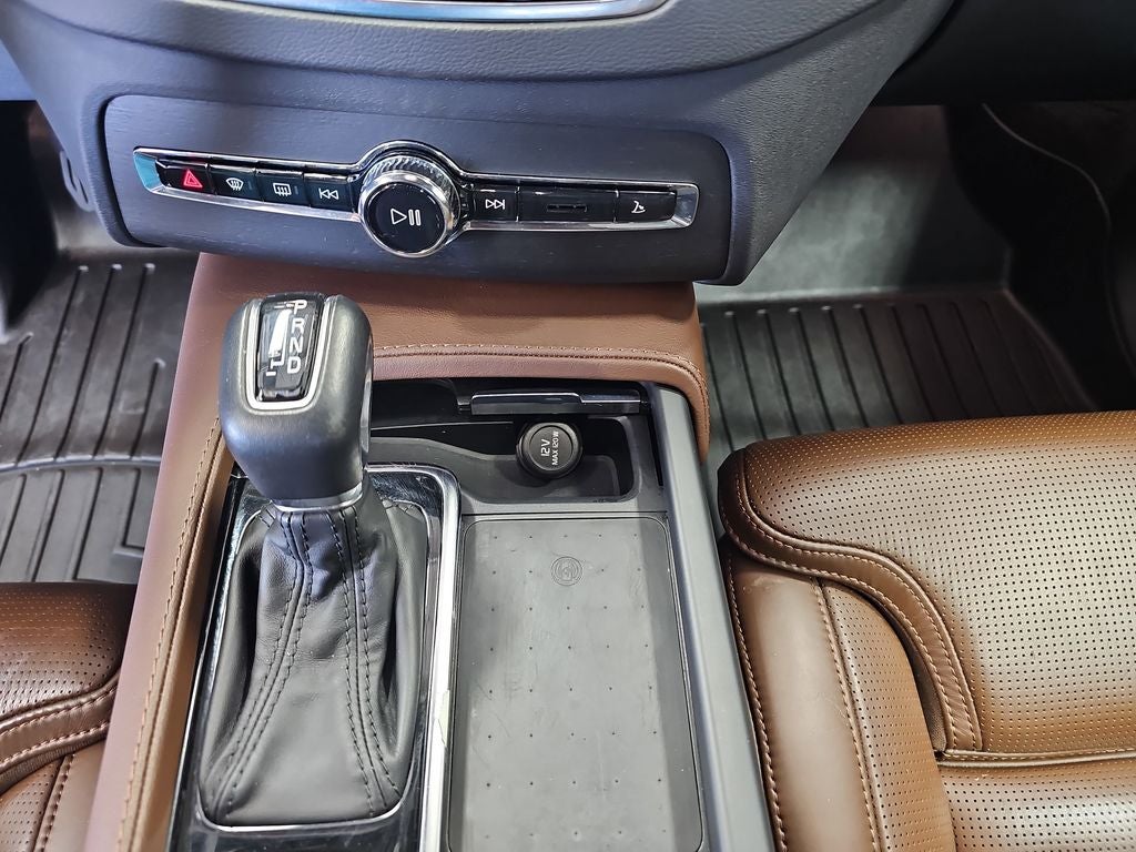 2022 Volvo XC90 T6 Inscription