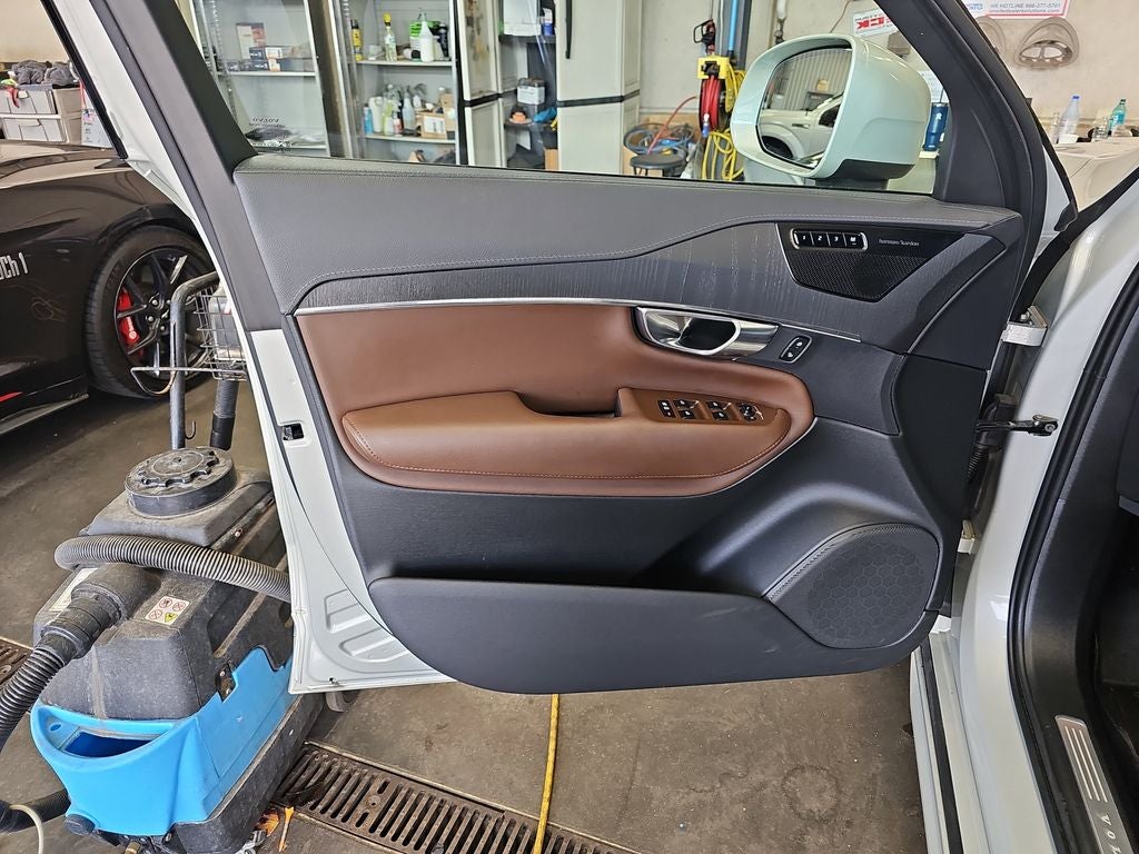 2022 Volvo XC90 T6 Inscription